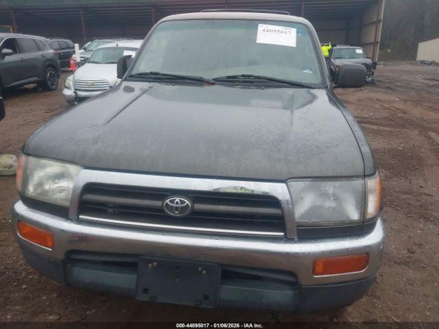 Toyota 4Runner Sr5 V6 Image 6