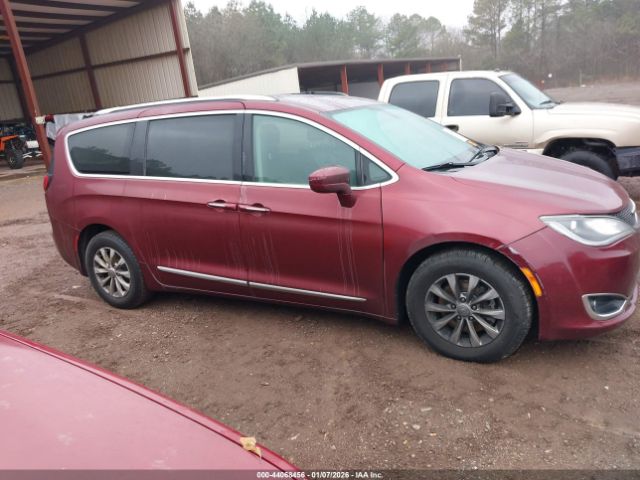 Chrysler Pacifica Touring L Image 11