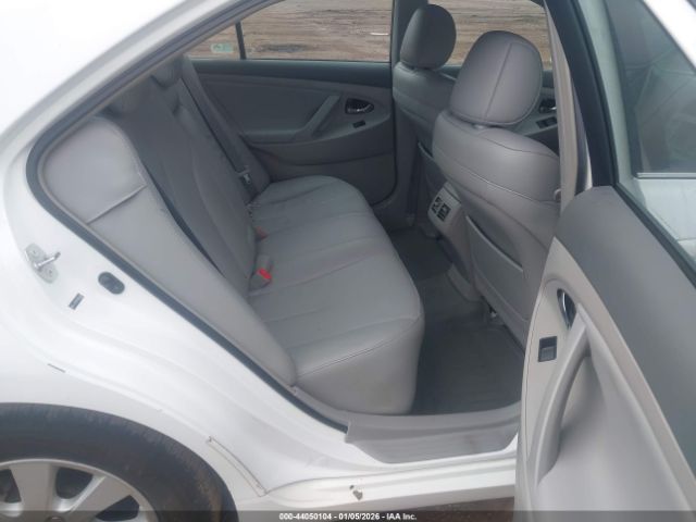 Toyota Camry Image 7