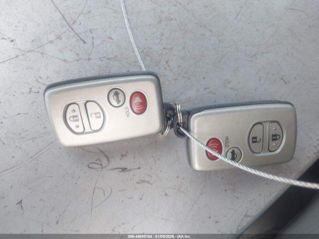 Toyota Camry Image 9