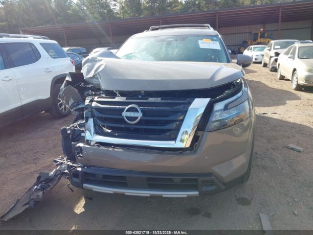 Nissan Pathfinder Platinum Fwd Image 10