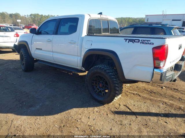 Toyota Tacoma Trd Off Road Image 5