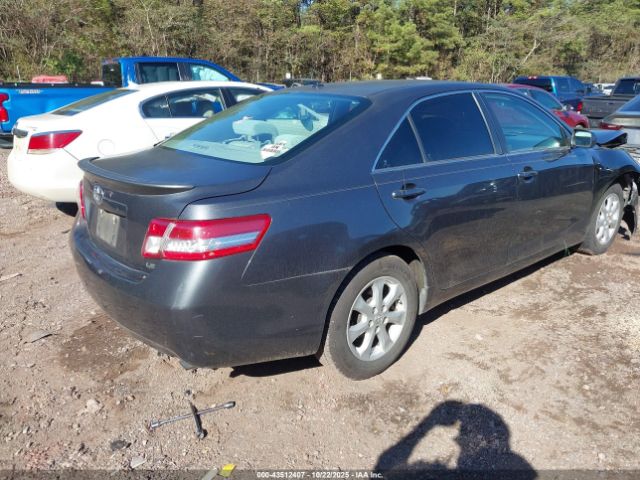 Toyota Camry Le Image 2