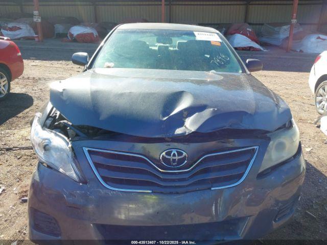 Toyota Camry Le Image 5