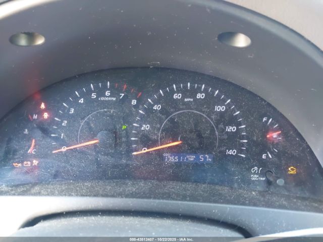 Toyota Camry Le Image 11