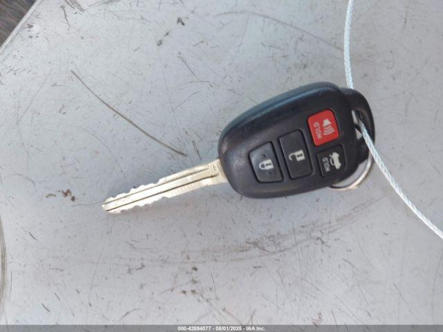 Toyota Corolla Le Image 8