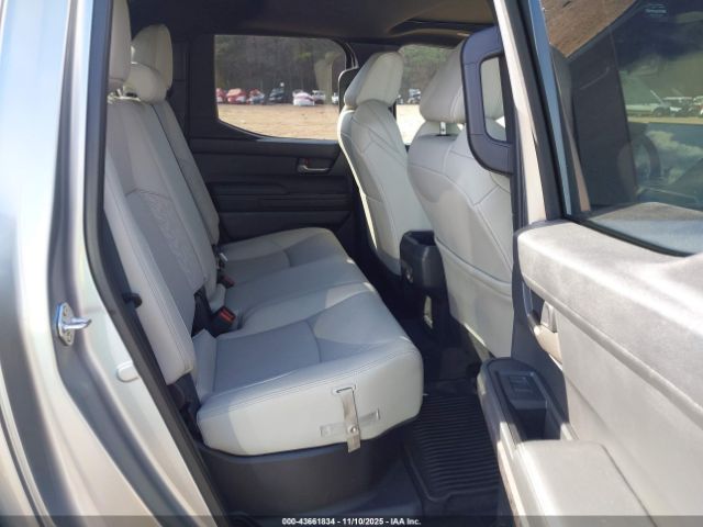 Toyota Tacoma Limited Image 6