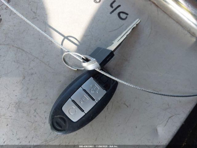 Nissan Pathfinder S Image 9