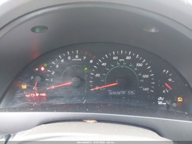 Toyota Camry Le Image 4