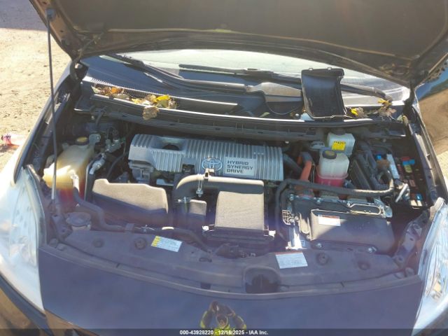 Toyota Prius Three Image 10