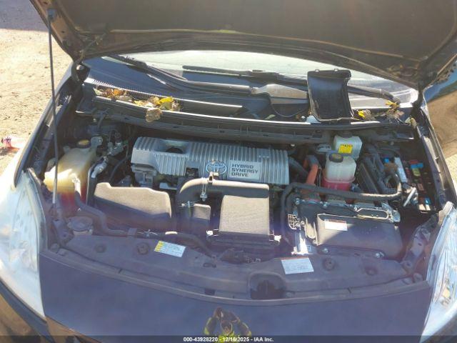 Toyota Prius Three Image 10