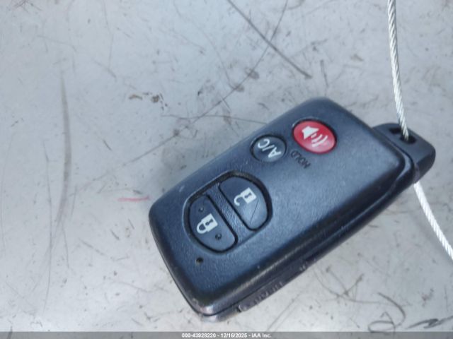 Toyota Prius Three Image 9