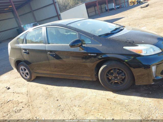 Toyota Prius Three Image 13