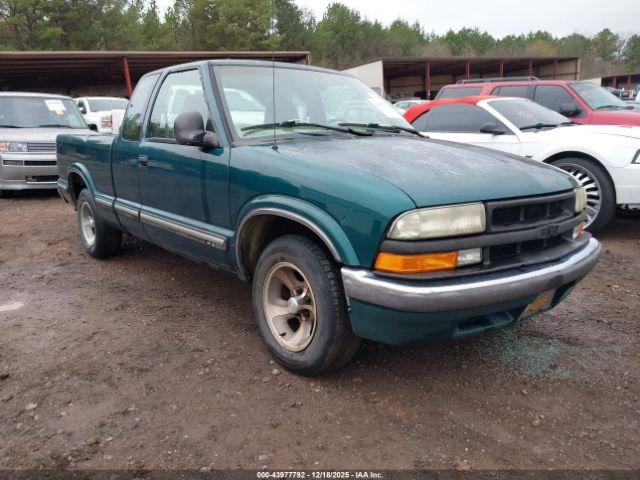  Salvage Chevrolet S-10