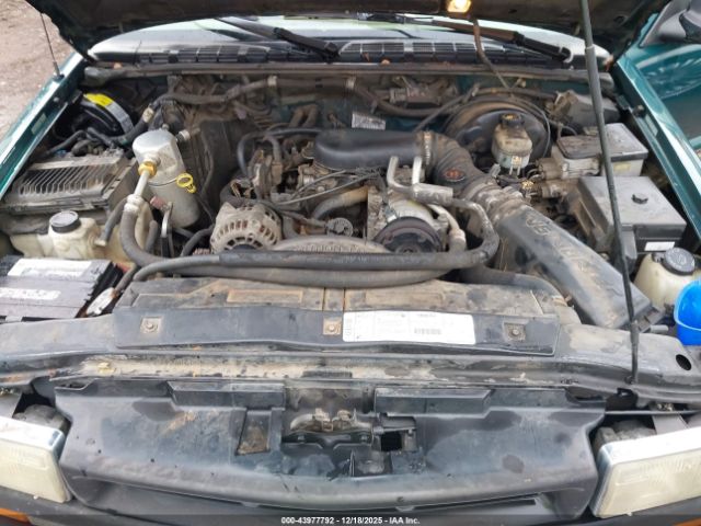 Chevrolet S-10 Ls Fleetside Image 11