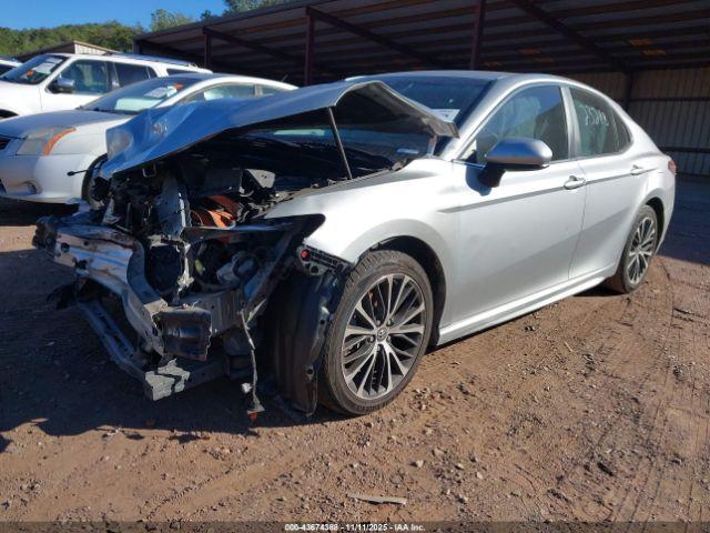 Toyota Camry Se Image 7