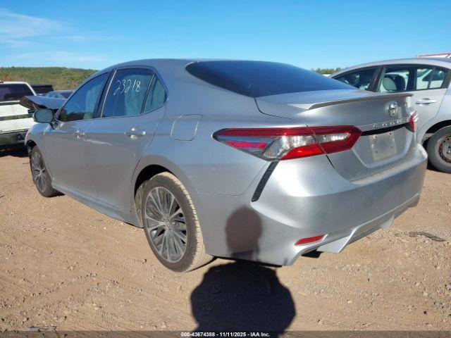 Toyota Camry Se Image 2
