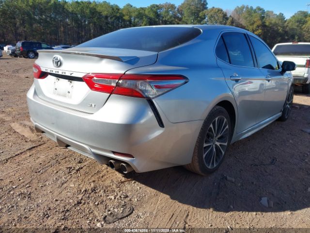 Toyota Camry Se Image 5