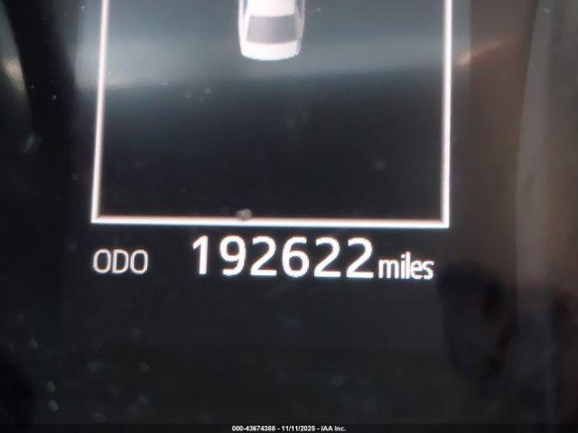 Toyota Camry Se Image 10